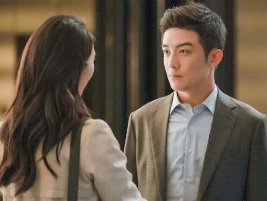 三十而已许幻山出轨的是谁 两度出轨与顾佳的婚姻走到了尽头