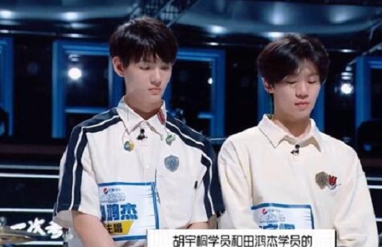 欧阳娜娜回应提议重录 上一秒将票投给选手下一秒要求重录 欧阳娜娜回应提议重录 上一秒将票投给选手下一秒要求重录