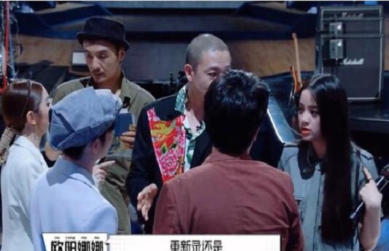 欧阳娜娜回应提议重录 上一秒将票投给选手下一秒要求重录 欧阳娜娜回应提议重录 上一秒将票投给选手下一秒要求重录