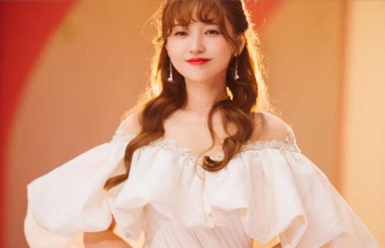 金莎被前经纪人欺骗 金莎和鄢颇之间到底是怎么回事 金莎被前经纪人欺骗 金莎和鄢颇之间到底是怎么回事