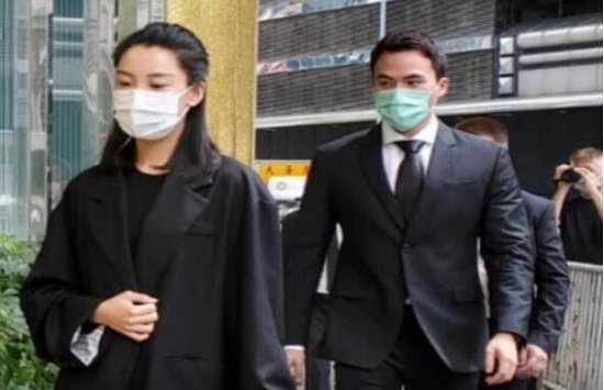 曝何猷启已离婚 曾与长腿嫩妹牵手逛街同回秘巢 曝何猷启已离婚 曾与长腿嫩妹牵手逛街同回秘巢