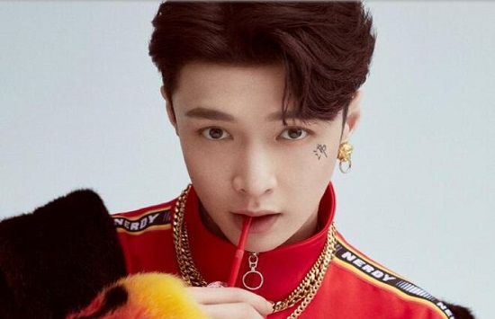 张艺兴把地板跺出坑 现场画面曝光工作室调侃称请自理