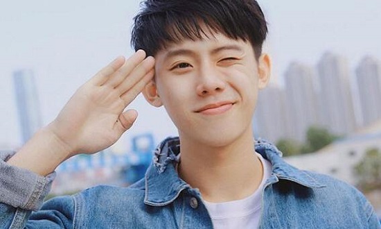 周奇向俞星分手 此前被拍到同回酒店过夜的照片曝光 周奇向俞星分手 此前被拍到同回酒店过夜的照片曝光