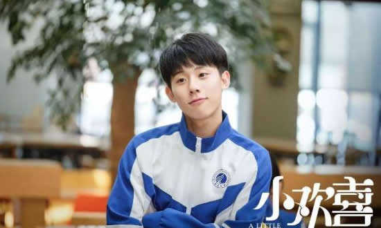 周奇向俞星分手 此前被拍到同回酒店过夜的照片曝光 周奇向俞星分手 此前被拍到同回酒店过夜的照片曝光