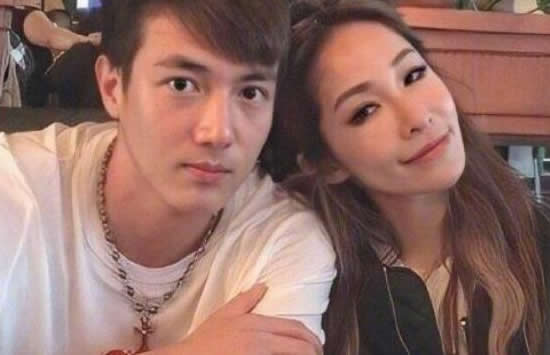 萧亚轩:我的人生有大事要发生什么情况 此前逼小16岁的男友致吐血 萧亚轩:我的人生有大事要发生什么情况 此前逼小16岁的男友致吐血