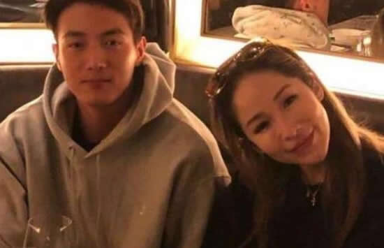 萧亚轩:我的人生有大事要发生什么情况 此前逼小16岁的男友致吐血 萧亚轩:我的人生有大事要发生什么情况 此前逼小16岁的男友致吐血