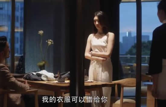 江疏影发文感谢关晓彤 关晓彤配音《三十而已》两部剧再次串剧