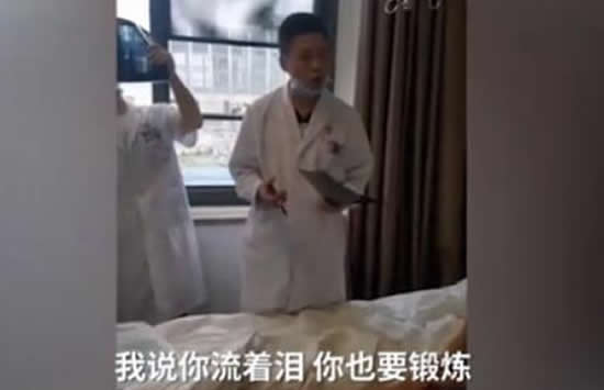 医生为督促女孩康复训练将其训哭 事件背后的真相曝光网友纷纷为医生点赞