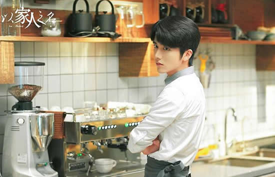 以家人之名谁和谁是一对 贺子秋的官配是谁感情线都哪些