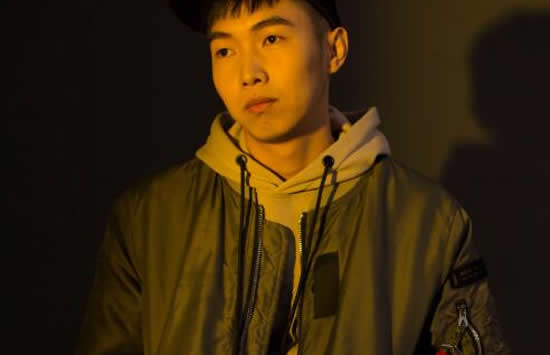 脱口秀大会杨蒙恩哪里人 新人杨蒙恩全场第一晋级被指最大黑马