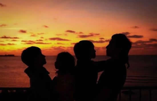 邓超送白玉兰花安慰孙俪 孙俪发文感谢家人等等信的内容亮了 邓超送白玉兰花安慰孙俪 孙俪发文感谢家人等等信的内容亮了