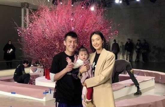 陈冠希为妻子秦舒培庆生 秦舒培是谁和陈冠希闪婚是怎么回事 陈冠希为妻子秦舒培庆生 秦舒培是谁和陈冠希闪婚是怎么回事