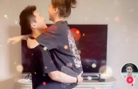 窦骁何超莲反手抱甜哭网友 窦骁何超莲怎么认识的结婚了吗 窦骁何超莲反手抱甜哭网友 窦骁何超莲怎么认识的结婚了吗