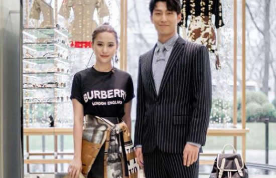 窦骁何超莲反手抱甜哭网友 窦骁何超莲怎么认识的结婚了吗 窦骁何超莲反手抱甜哭网友 窦骁何超莲怎么认识的结婚了吗