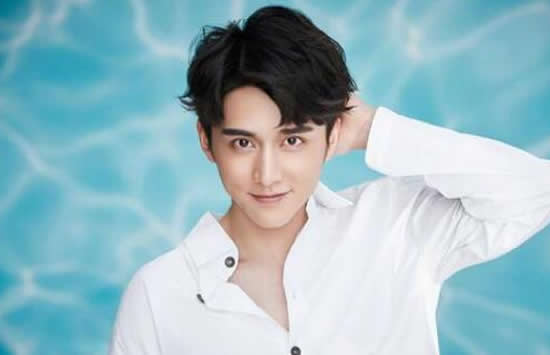 以家人之名贺子秋和齐明月在一起了吗 贺子秋扮演者张新成资料介绍