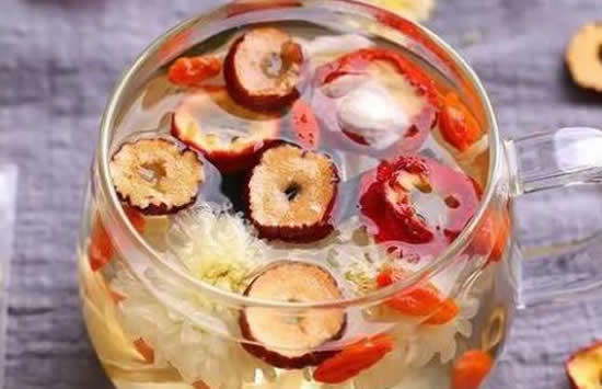 保温杯泡红枣10多天拧开爆炸 事情真相来了原来这些东西都不能久泡 保温杯泡红枣10多天拧开爆炸 事情真相来了原来这些东西都不能久泡