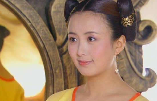 以家人之名凌霄妈妈是谁演的 陈婷扮演者杨童舒个人资料介绍 以家人之名凌霄妈妈是谁演的 陈婷扮演者杨童舒个人资料介绍