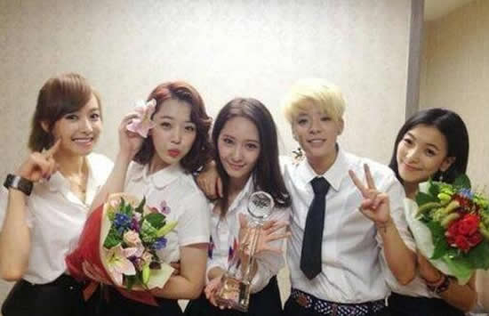 郑秀晶与SM解约 Fx成员除宋茜外全员离开SM公司