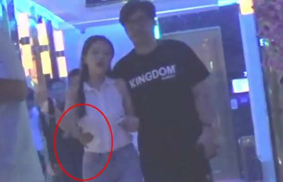 李湘王岳伦名下公司已注销疑似婚变 此前爆料王岳伦与嫩女KTV壁咚