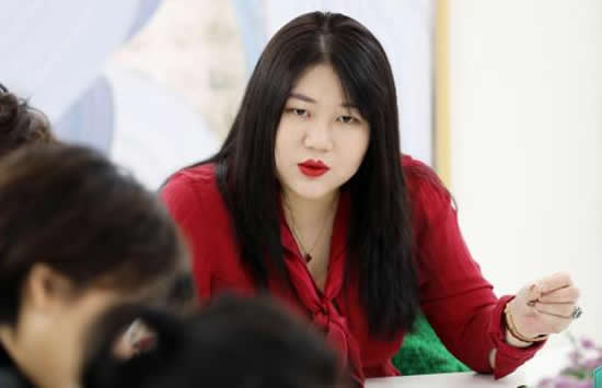 200斤男医生扮演胖天鹅跳舞 事件背后的真相竟是这样 200斤男医生扮演胖天鹅跳舞 事件背后的真相竟是这样