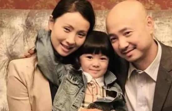 徐峥晒照回应肚子大 避谈夜会美女被指心虚