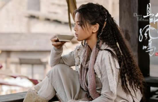 杨超越个人资料身高年龄学历介绍及2020最新图片 杨超越个人资料身高年龄学历介绍及2020最新图片