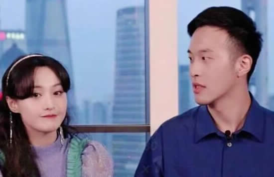 郑爽直播情绪失控 男搭档发文爆内幕真相来了 郑爽直播情绪失控 男搭档发文爆内幕真相来了