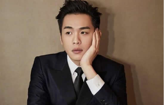 张若昀被反锁阳台一嗓子喊到前台 厨艺棒棒的他原来还会狮吼功 张若昀被反锁阳台一嗓子喊到前台 厨艺棒棒的他原来还会狮吼功