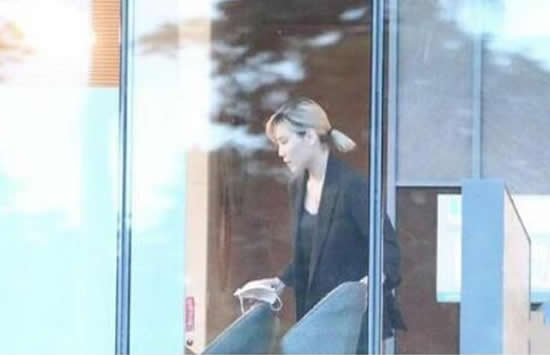 歌手李佳薇兼职房产中介 昔日铁肺女王为何沦落到如此地步 歌手李佳薇兼职房产中介 昔日铁肺女王为何沦落到如此地步