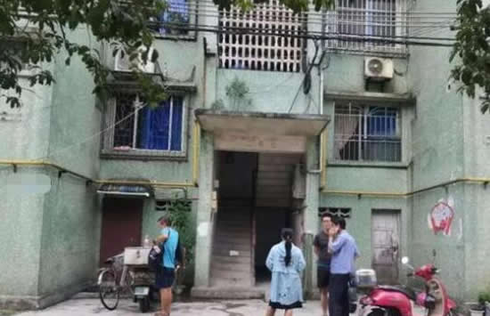 广西女租客发现天花板滴血 事情真相曝光让人惊愕 广西女租客发现天花板滴血 事情真相曝光让人惊愕