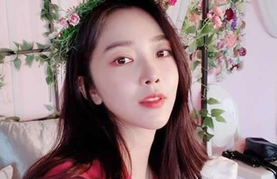 《小苹果》女主裴涩琪结婚 与男友交往三个月闪婚引热议 《小苹果》女主裴涩琪结婚 与男友交往三个月闪婚引热议