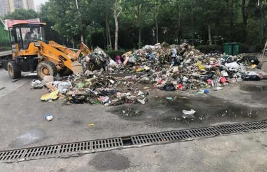 环卫翻9吨垃圾找回6万元金饰 事件始末详情经过介绍众人点赞 环卫翻9吨垃圾找回6万元金饰 事件始末详情经过介绍众人点赞