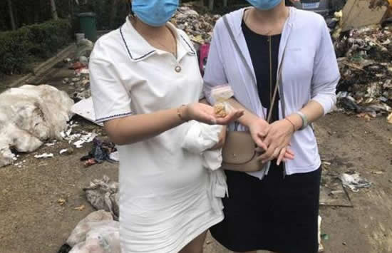 环卫翻9吨垃圾找回6万元金饰 事件始末详情经过介绍众人点赞 环卫翻9吨垃圾找回6万元金饰 事件始末详情经过介绍众人点赞