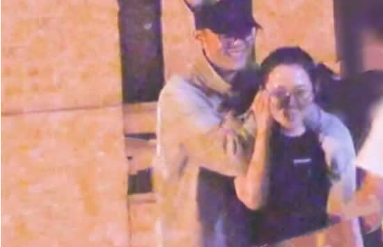 陈秋莳发长文力挺张靓颖 自爆与张靓颖恋情及同居细节 陈秋莳发长文力挺张靓颖 自爆与张靓颖恋情及同居细节