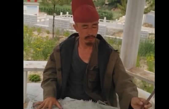 农民工工地播音腔朗诵再别康桥 网友:有梦想谁都了不起 农民工工地播音腔朗诵再别康桥 网友:有梦想谁都了不起