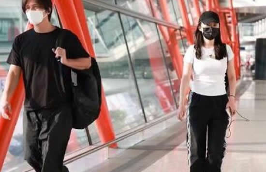 徐冬冬否认与尹子维复合 曾被拍到同框聚餐同回住所画面 徐冬冬否认与尹子维复合 曾被拍到同框聚餐同回住所画面