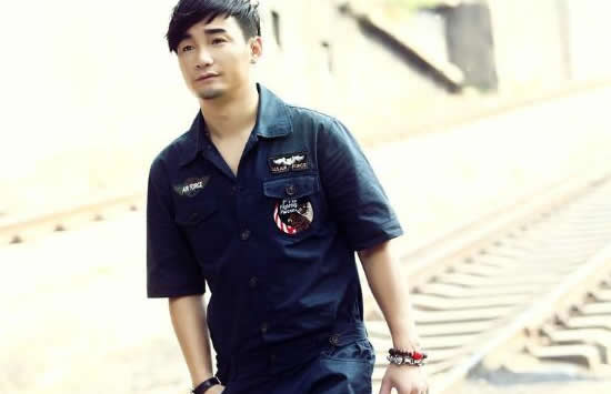 抖音你看到的我你看到的我是哪一种颜

色是什么歌 歌曲《你看到的我》演唱者及歌词介绍