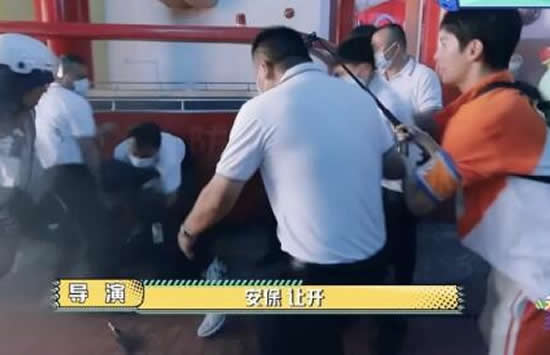 吴奇隆被保安当成坏人按倒 现场画面曝光简直要笑喷了