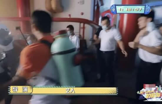 吴奇隆被保安当成坏人按倒 现场画面曝光简直要笑喷了