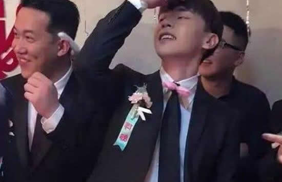 邓伦又当伴郎这是第几回了 “格格”扮相再次刷爆朋友圈