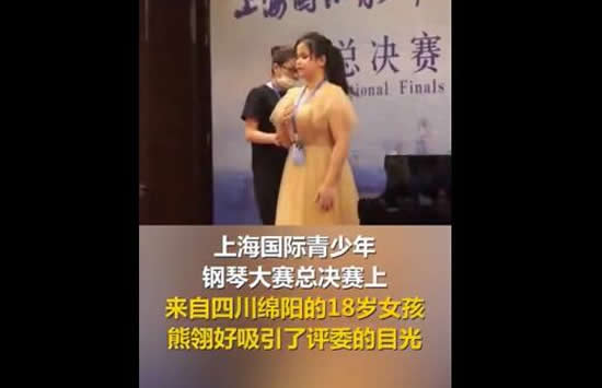 全盲女孩凭肌肉记忆弹悲怆奏鸣曲 网友:这是生命的乐章 全盲女孩凭肌肉记忆弹悲怆奏鸣曲 网友:这是生命的乐章