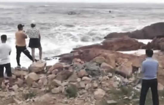 温州通报拍婚纱照3人被海浪卷走 喜事变丧事真相曝光