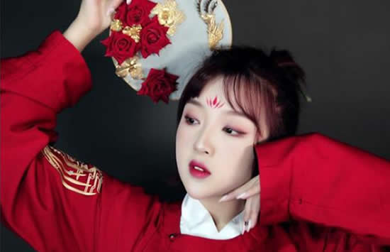 抖音出淤泥怎能不染我与蝉声为伴留灯一盏不识烟火人间是什么歌