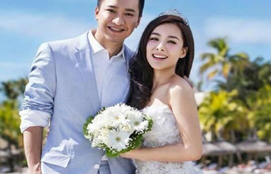 刘璇晒孕肚倒立照 空中一字马惊呆众人 刘璇晒孕肚倒立照 空中一字马惊呆众人