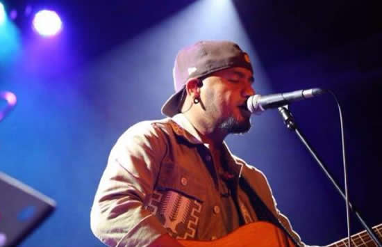 如果说你要离开我是什么歌 歌曲《爱之初体验》演唱者及歌词介绍