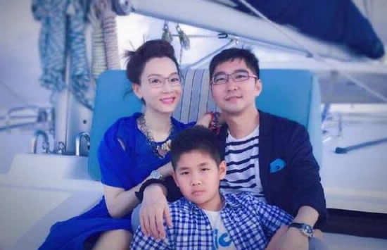 陈数老公回应与女生亲密合照 陈数和二婚老公赵胤胤是怎么认识的