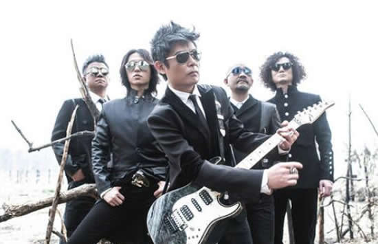 人潮人海中有你有我是什么歌 歌曲《无地自容》演唱者及歌词介绍