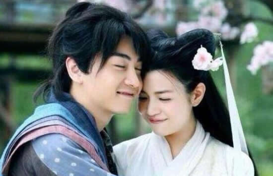 陈妍希送儿子上学 儿子的名字彰显两人的感情甜蜜