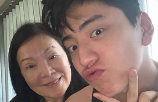 王大陆为妈妈庆冥诞 对妈妈的称呼让人泪目