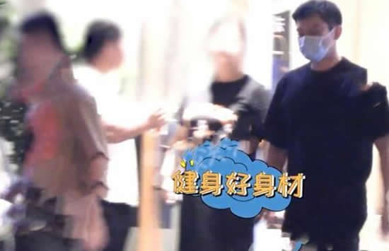 李晨印小天聚会疑冰释前嫌 当年的插刀事件究竟是怎么回事 李晨印小天聚会疑冰释前嫌 当年的插刀事件究竟是怎么回事